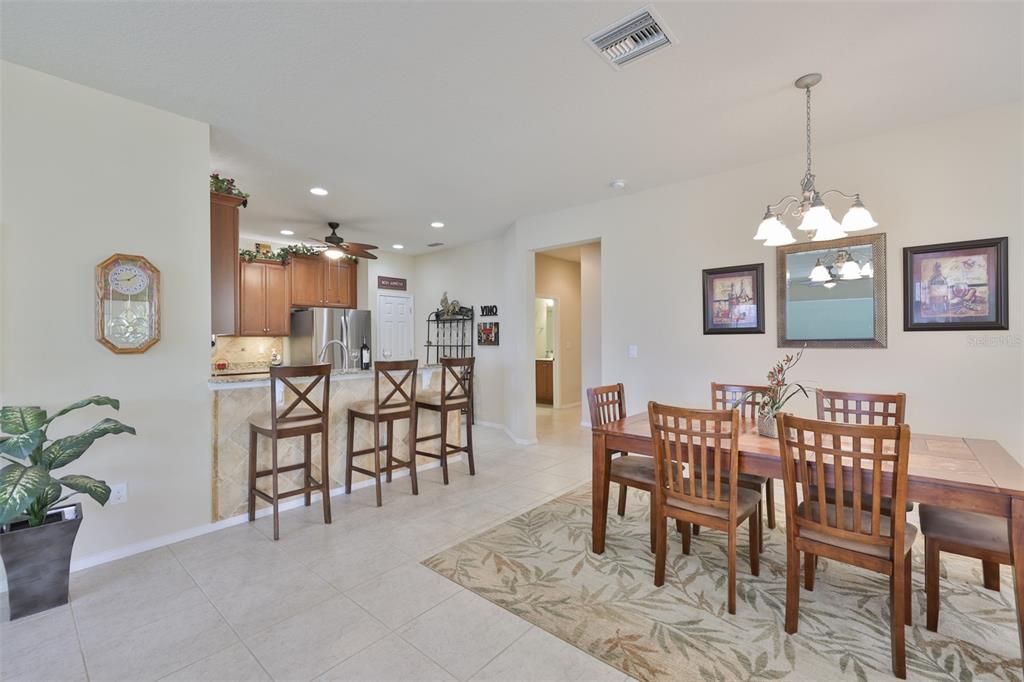 Active With Contract: $279,000 (2 beds, 2 baths, 1393 Square Feet)