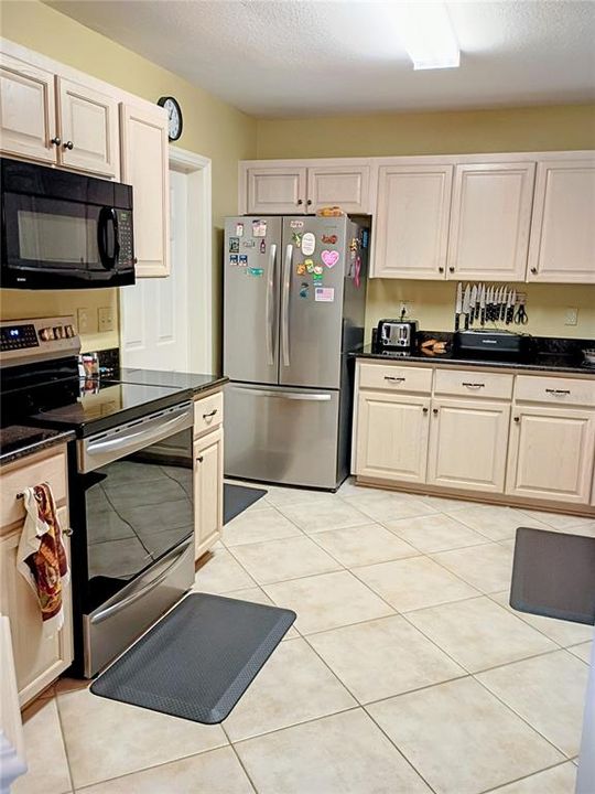 For Sale: $185,000 (2 beds, 2 baths, 1472 Square Feet)