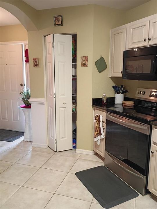 For Sale: $185,000 (2 beds, 2 baths, 1472 Square Feet)