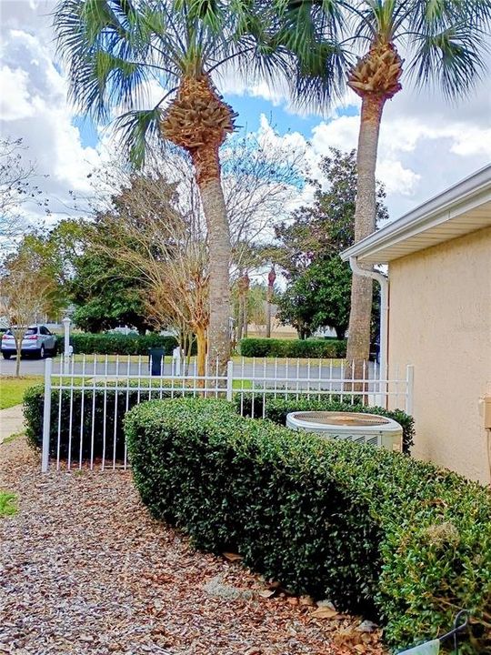 For Sale: $185,000 (2 beds, 2 baths, 1472 Square Feet)