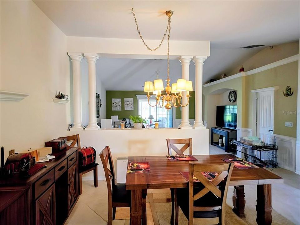 For Sale: $185,000 (2 beds, 2 baths, 1472 Square Feet)