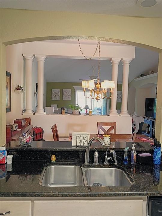 For Sale: $185,000 (2 beds, 2 baths, 1472 Square Feet)