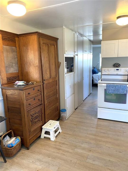 Active With Contract: $119,000 (2 beds, 1 baths, 790 Square Feet)