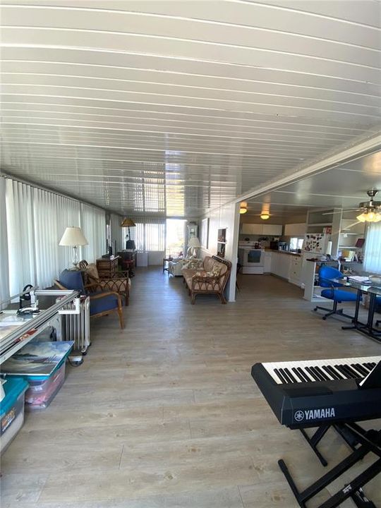 Active With Contract: $119,000 (2 beds, 1 baths, 790 Square Feet)