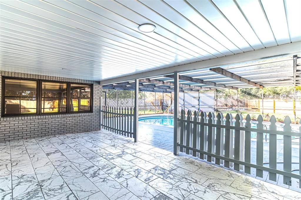 Active With Contract: $399,990 (4 beds, 3 baths, 1968 Square Feet)