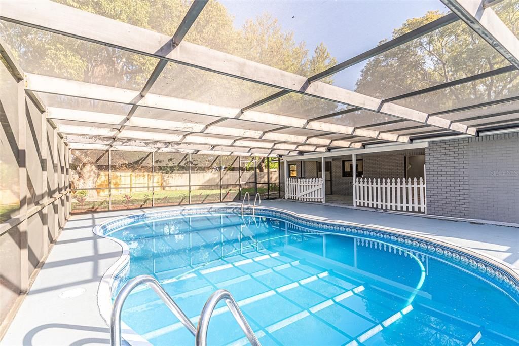 Active With Contract: $399,990 (4 beds, 3 baths, 1968 Square Feet)