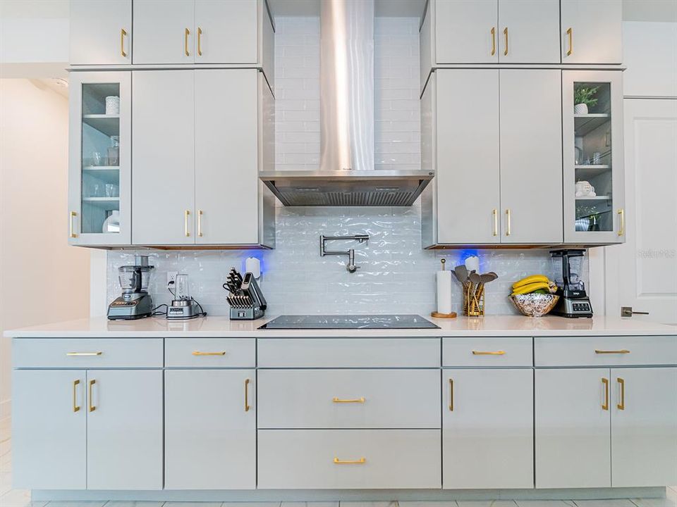 For Sale: $1,250,000 (6 beds, 4 baths, 3433 Square Feet)
