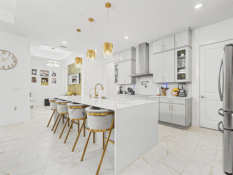 For Sale: $1,250,000 (6 beds, 4 baths, 3433 Square Feet)