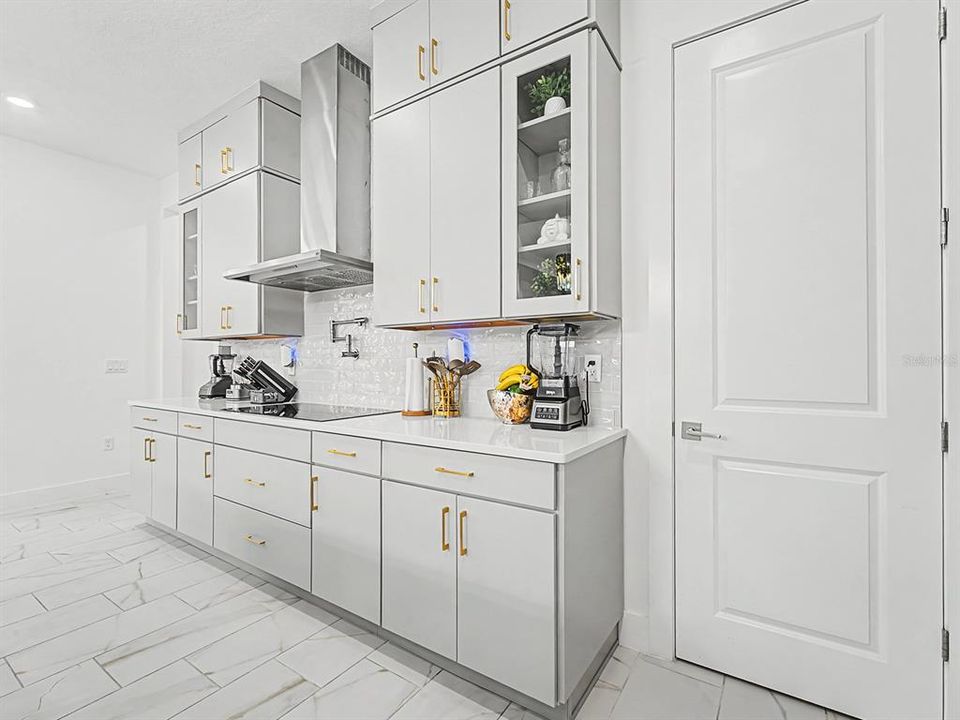 For Sale: $1,250,000 (6 beds, 4 baths, 3433 Square Feet)