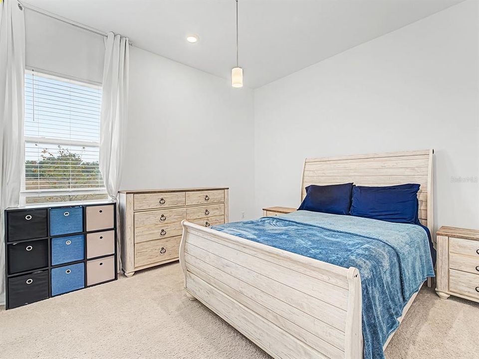For Sale: $1,250,000 (6 beds, 4 baths, 3433 Square Feet)