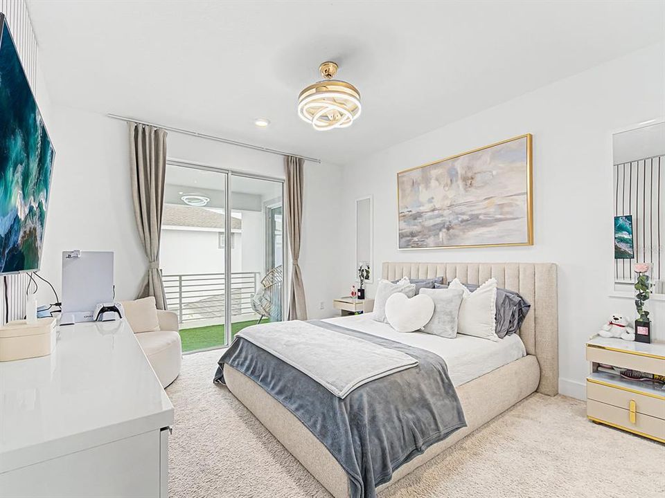 For Sale: $1,250,000 (6 beds, 4 baths, 3433 Square Feet)