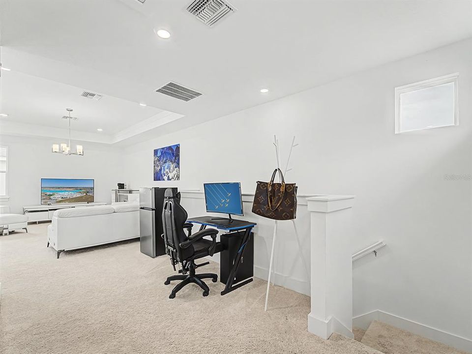For Sale: $1,250,000 (6 beds, 4 baths, 3433 Square Feet)