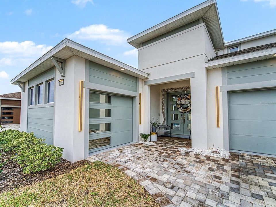 For Sale: $1,250,000 (6 beds, 4 baths, 3433 Square Feet)