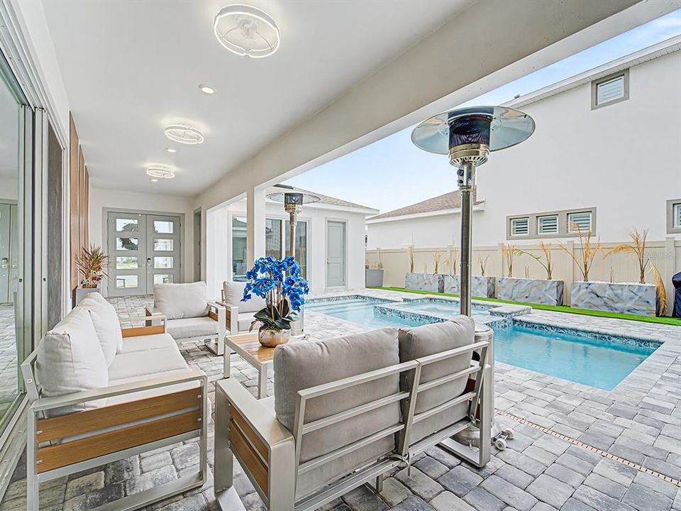 For Sale: $1,250,000 (6 beds, 4 baths, 3433 Square Feet)