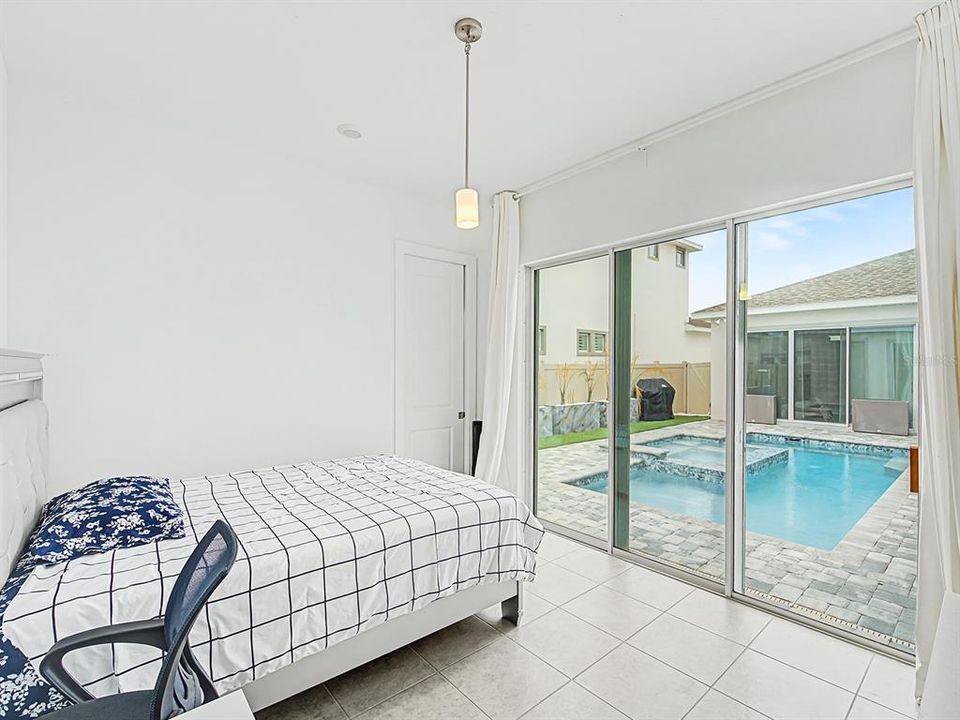 For Sale: $1,250,000 (6 beds, 4 baths, 3433 Square Feet)