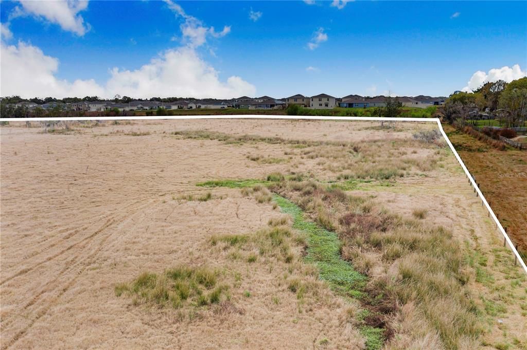 На продажу: $1,100,000 (52.52 acres)