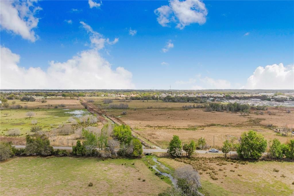 На продажу: $1,100,000 (52.52 acres)