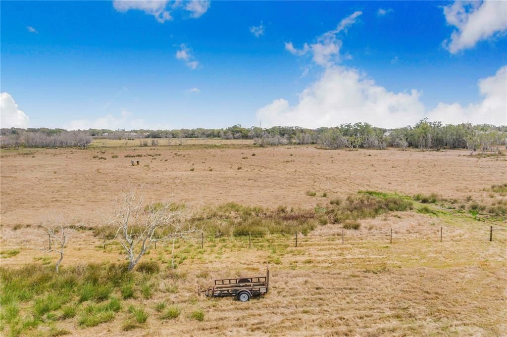 На продажу: $1,100,000 (52.52 acres)