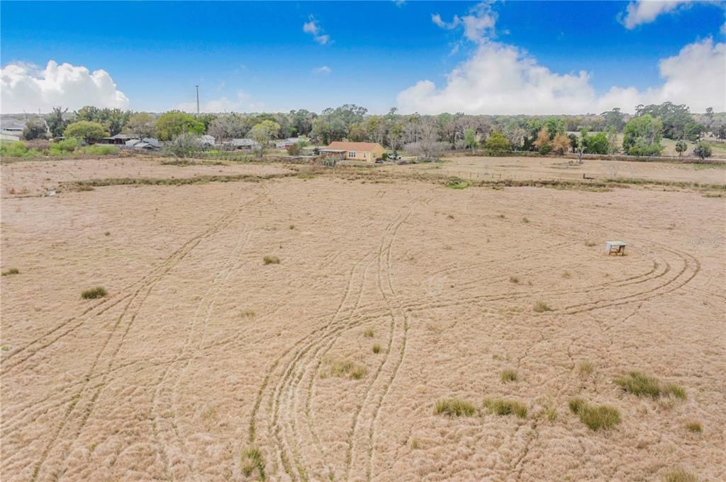 На продажу: $1,100,000 (52.52 acres)