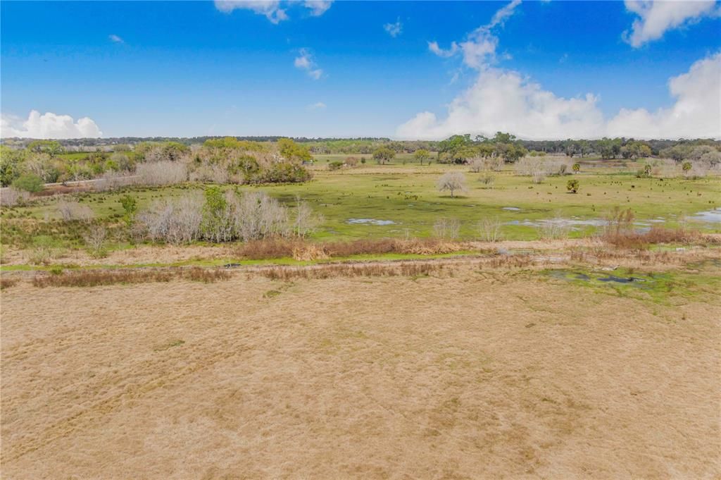 На продажу: $1,100,000 (52.52 acres)