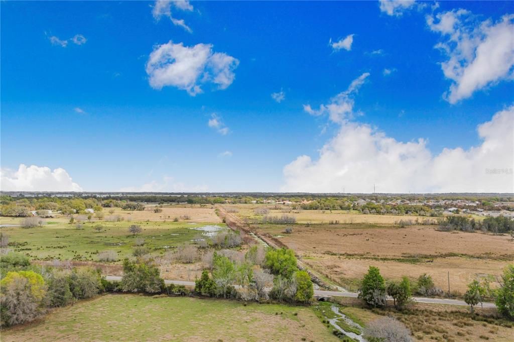 На продажу: $1,100,000 (52.52 acres)