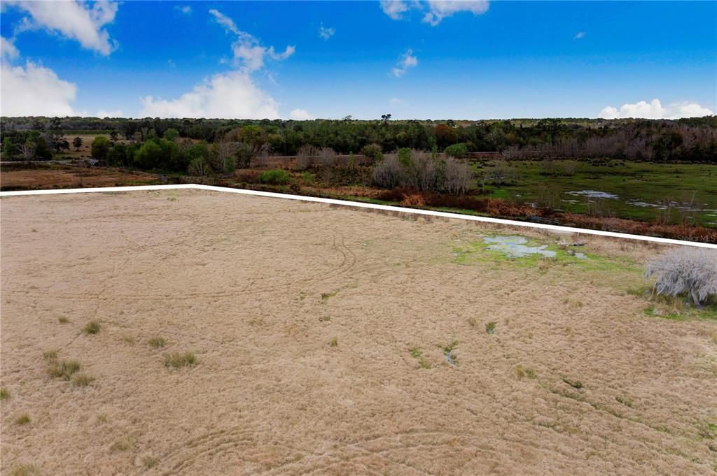 На продажу: $1,100,000 (52.52 acres)