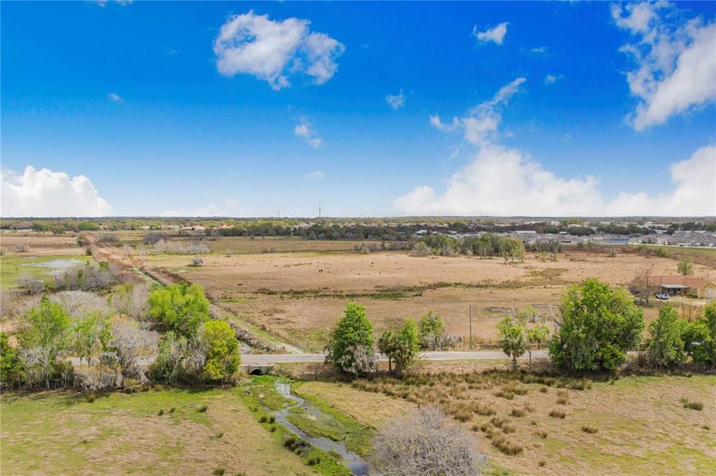 На продажу: $1,100,000 (52.52 acres)