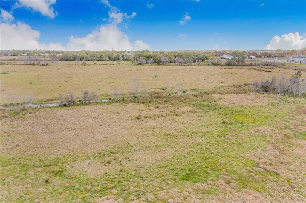 На продажу: $1,100,000 (52.52 acres)