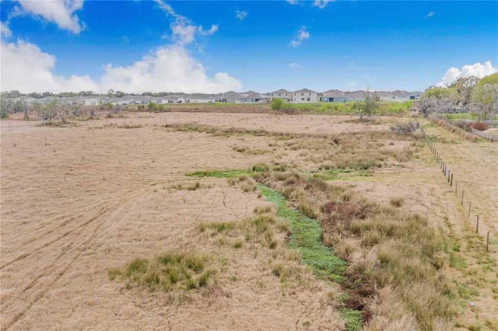 На продажу: $1,100,000 (52.52 acres)