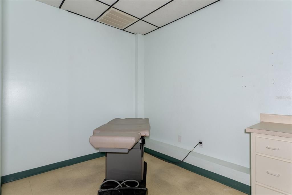 На продажу: $27,200 (0 спален, 0 ванн, 1600 Квадратных фут)