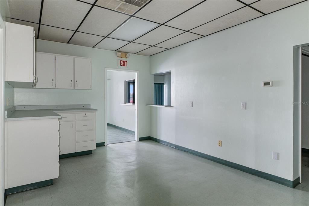 На продажу: $27,200 (0 спален, 0 ванн, 1600 Квадратных фут)