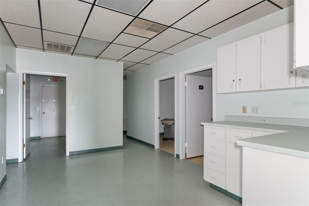 На продажу: $27,200 (0 спален, 0 ванн, 1600 Квадратных фут)