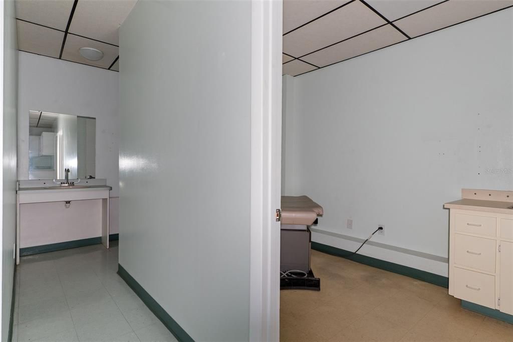 На продажу: $27,200 (0 спален, 0 ванн, 1600 Квадратных фут)