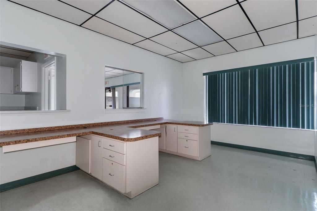 На продажу: $27,200 (0 спален, 0 ванн, 1600 Квадратных фут)