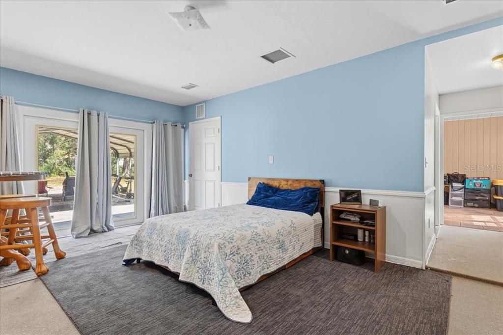 For Sale: $298,500 (3 beds, 3 baths, 1944 Square Feet)