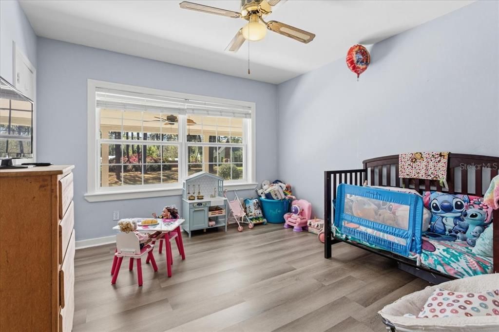 For Sale: $298,500 (3 beds, 3 baths, 1944 Square Feet)