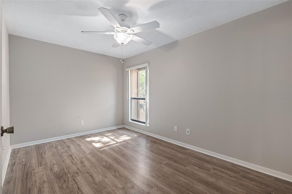 For Sale: $174,900 (2 beds, 2 baths, 1177 Square Feet)