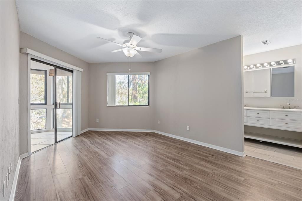 For Sale: $174,900 (2 beds, 2 baths, 1177 Square Feet)