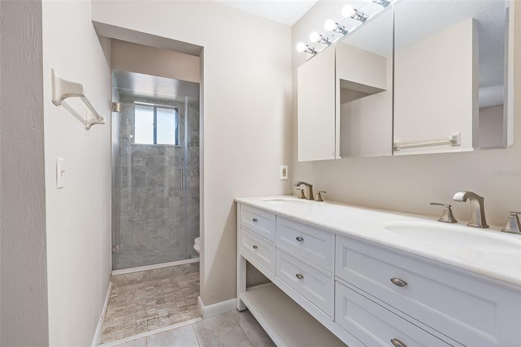 For Sale: $174,900 (2 beds, 2 baths, 1177 Square Feet)