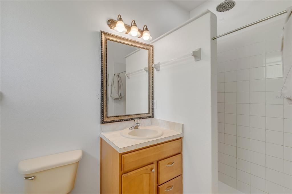Activo con contrato: $449,000 (3 camas, 2 baños, 1092 Pies cuadrados)