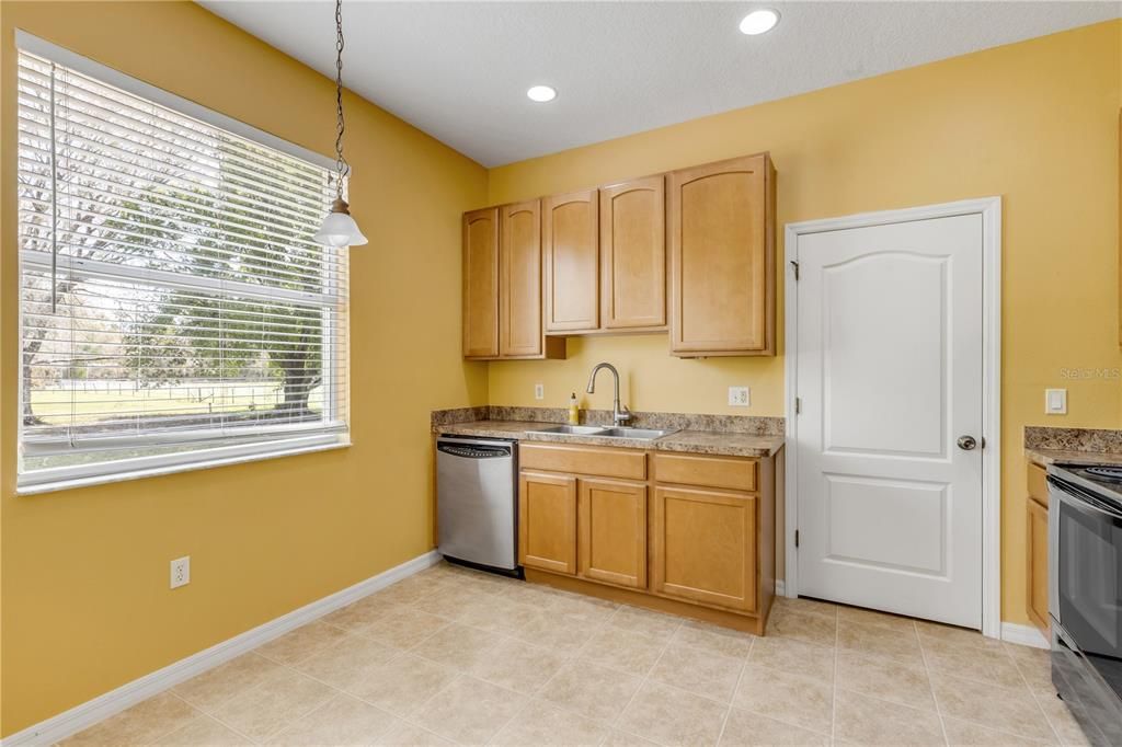 Activo con contrato: $449,000 (3 camas, 2 baños, 1092 Pies cuadrados)