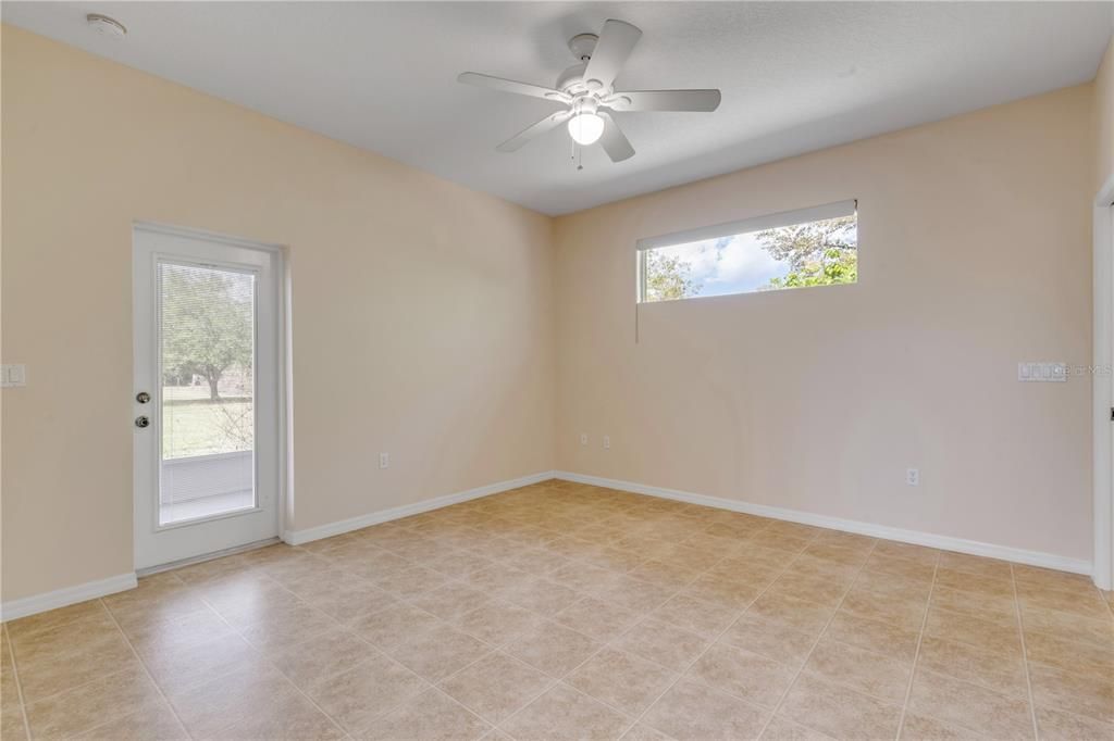 Activo con contrato: $449,000 (3 camas, 2 baños, 1092 Pies cuadrados)