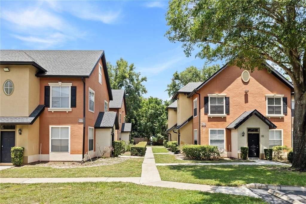 Activo con contrato: $199,900 (2 camas, 2 baños, 1077 Pies cuadrados)