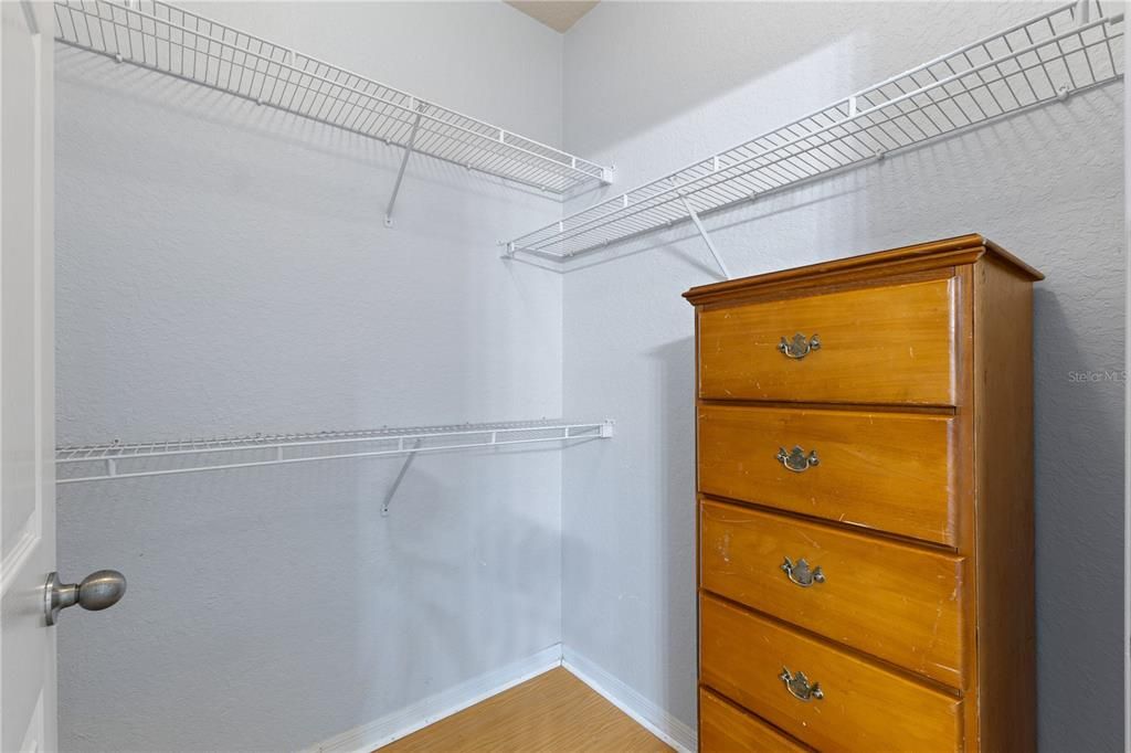 Activo con contrato: $199,900 (2 camas, 2 baños, 1077 Pies cuadrados)