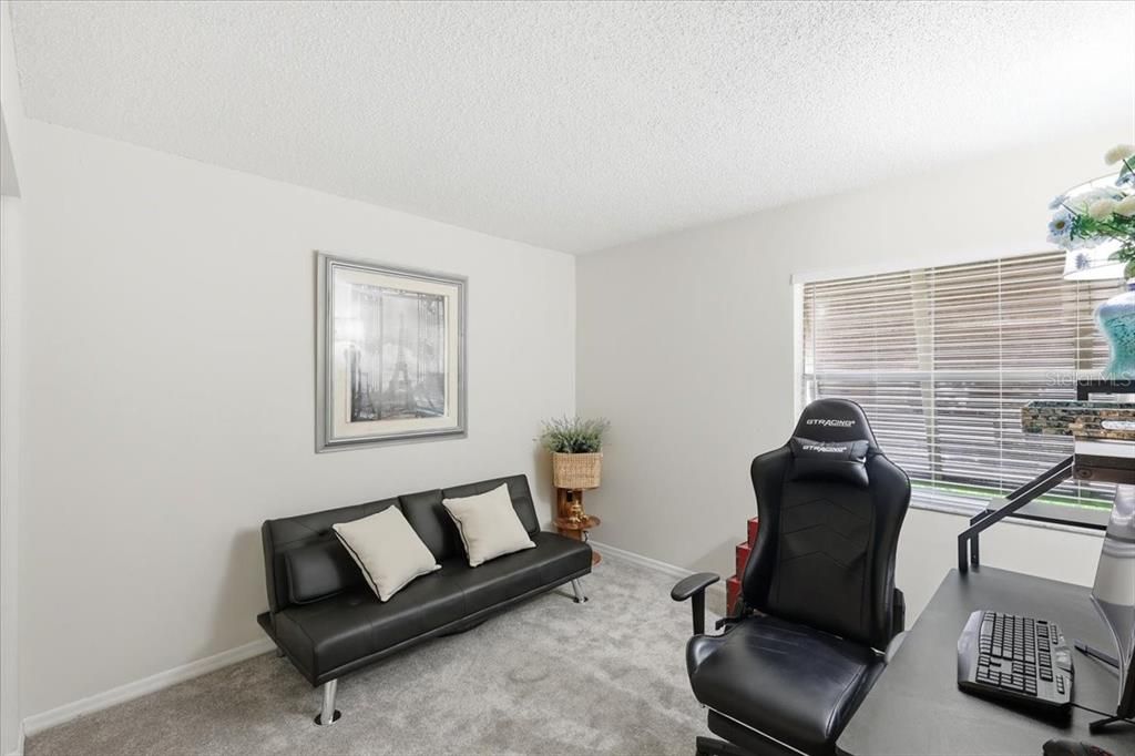 For Sale: $172,000 (2 beds, 2 baths, 897 Square Feet)