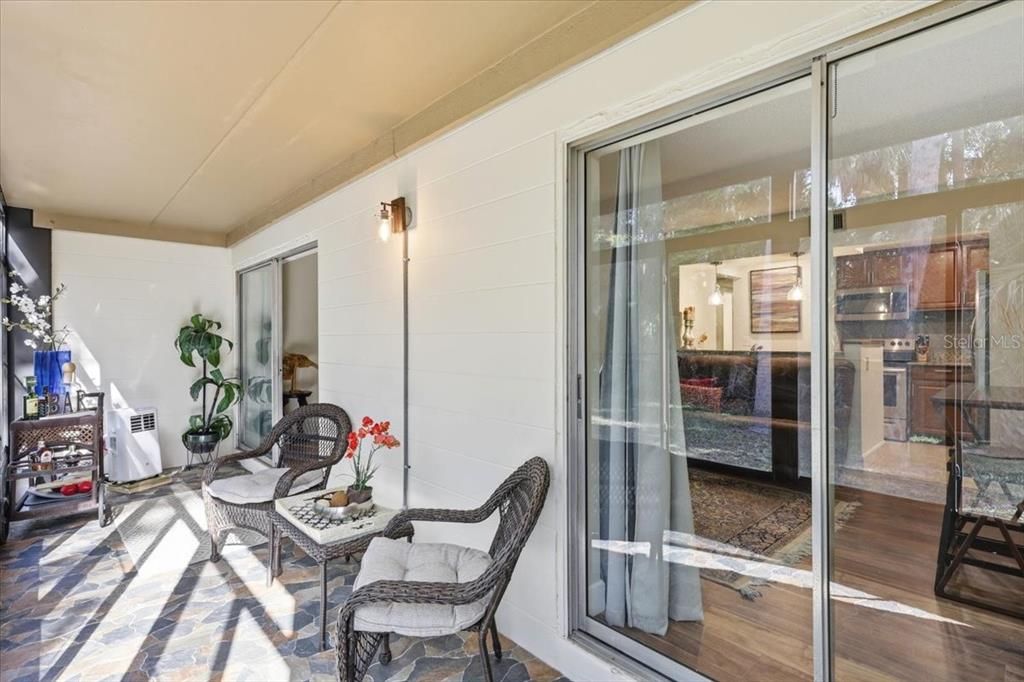 For Sale: $172,000 (2 beds, 2 baths, 897 Square Feet)