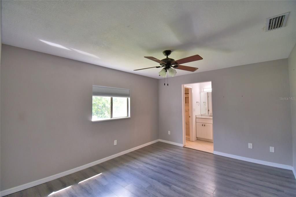 For Sale: $268,000 (3 beds, 2 baths, 1068 Square Feet)