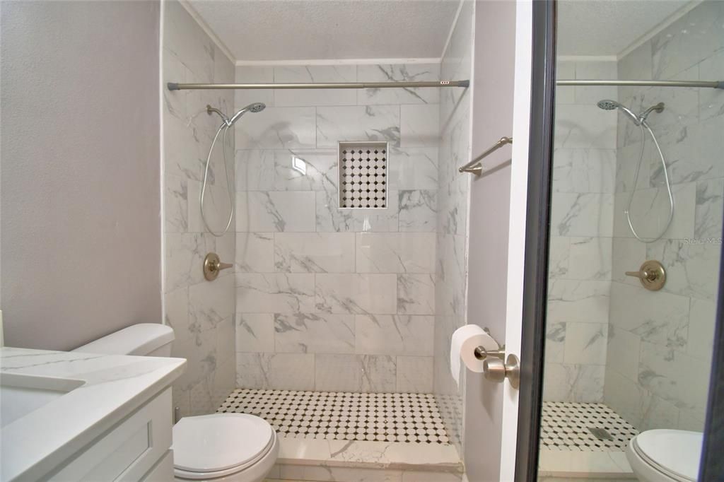 For Sale: $268,000 (3 beds, 2 baths, 1068 Square Feet)