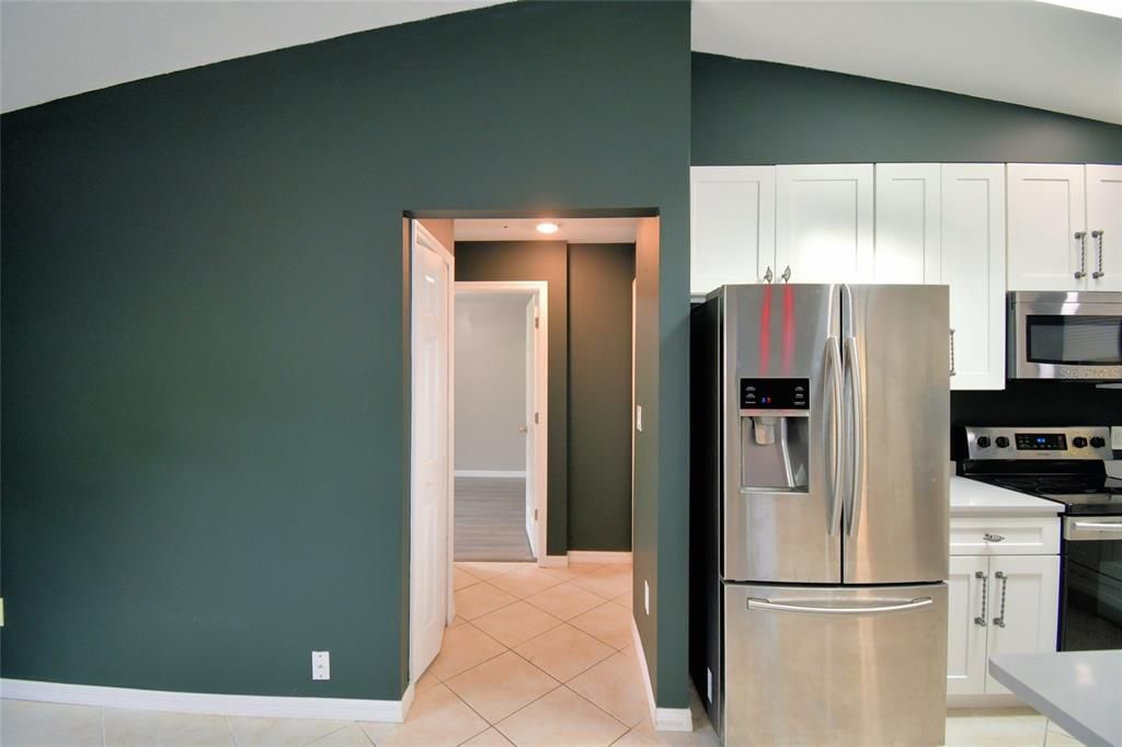 For Sale: $268,000 (3 beds, 2 baths, 1068 Square Feet)