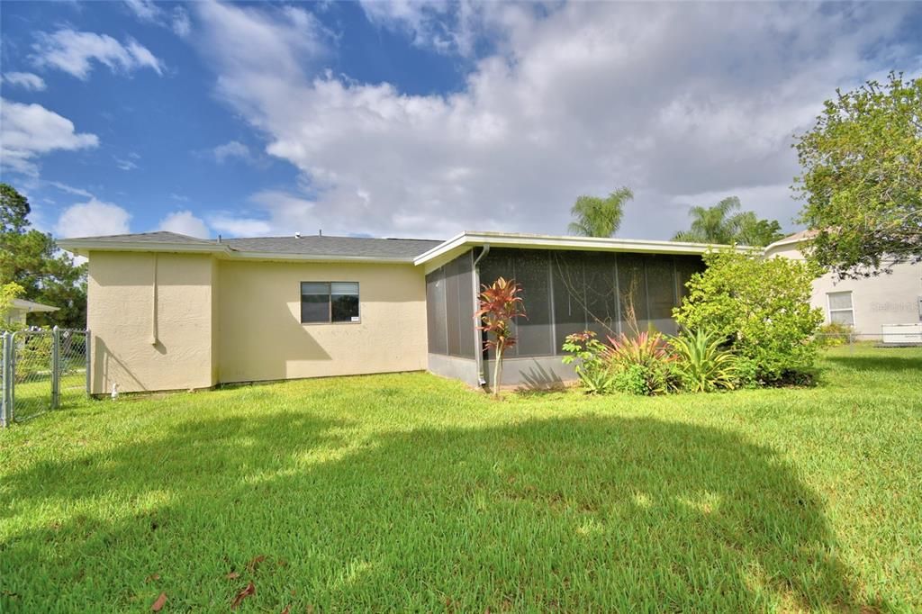 For Sale: $268,000 (3 beds, 2 baths, 1068 Square Feet)